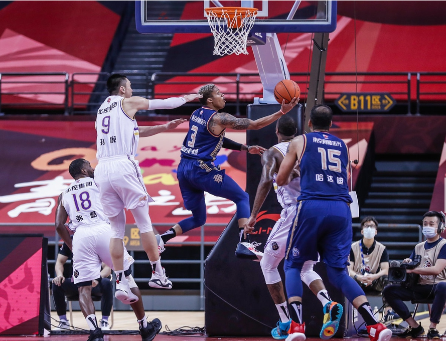 芝加哥公牛加时末段强势反弹，志在CBA常规赛名次提升，话题不断，控场能力受关注的简单介绍